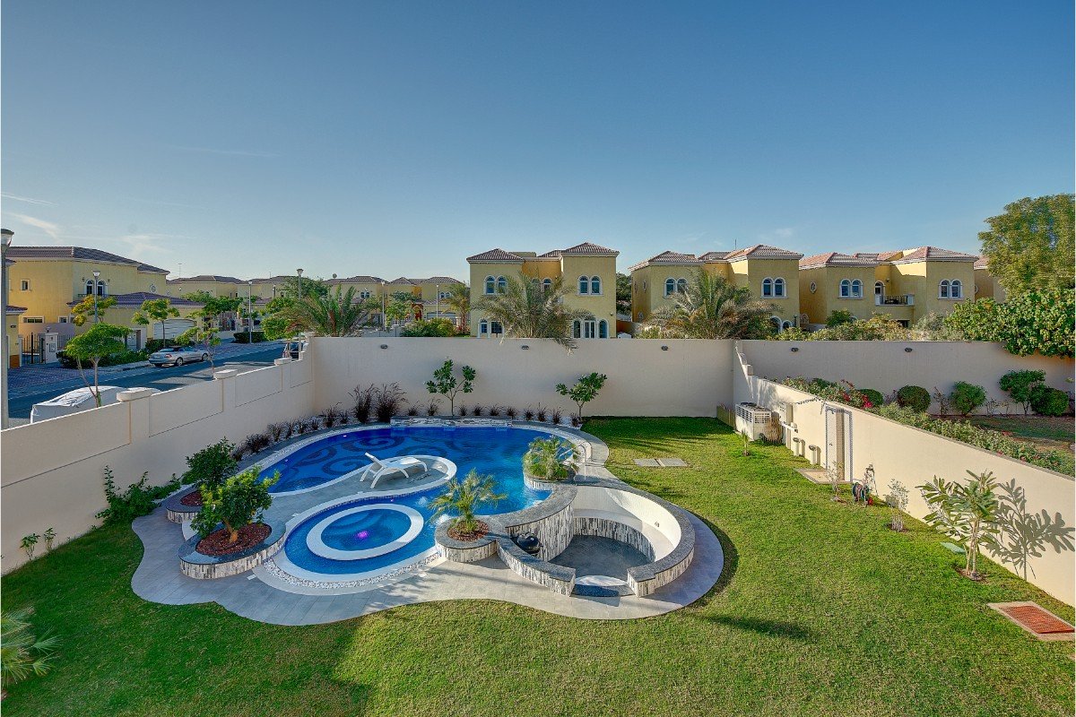 Nad Al Sheba Concrete Jacuzzi